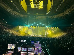 Kille Knobel chooses Elation fixtures for Pearl Jam’s “Dark Matter” tour