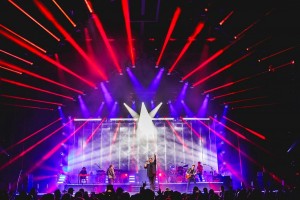 Lüz Studio lights Rascal Flatts tour with Chauvet