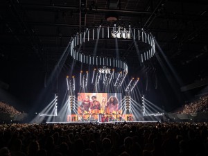 “Ladies of Soul” dazzles with Hippotizer-driven video