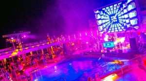 Chauvet illuminates “Back to the 90s” cruise