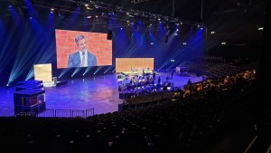 Habegger veranschaulicht Durchführung einer virtuellen Generalversammlung mit Live-Demo