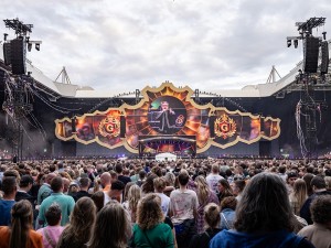 Analog Way Aquilon C+ helps Guus Meeuwis end his annual “Groots” concerts in big style